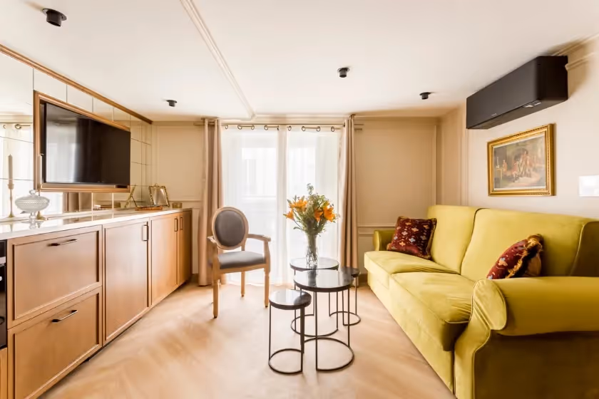 Turenne Luxury Suite