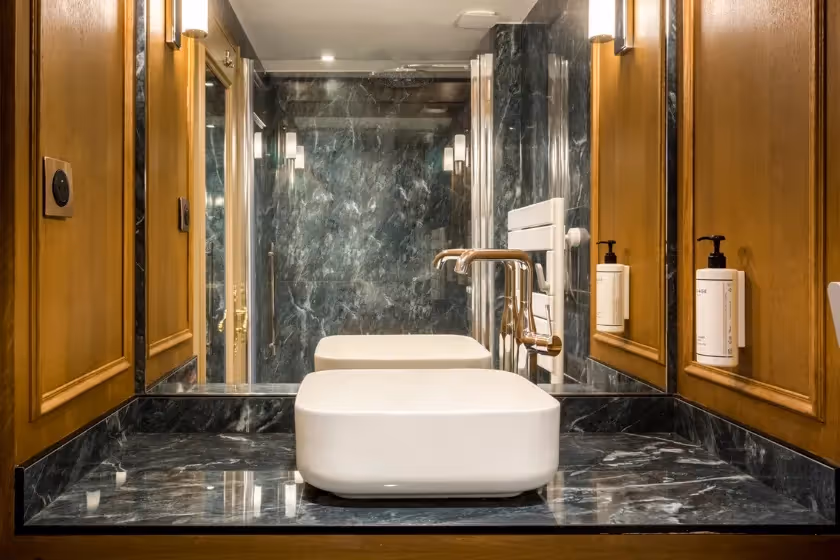 Bathroom Bedroom 1 Suite de Luxe Turenne 
