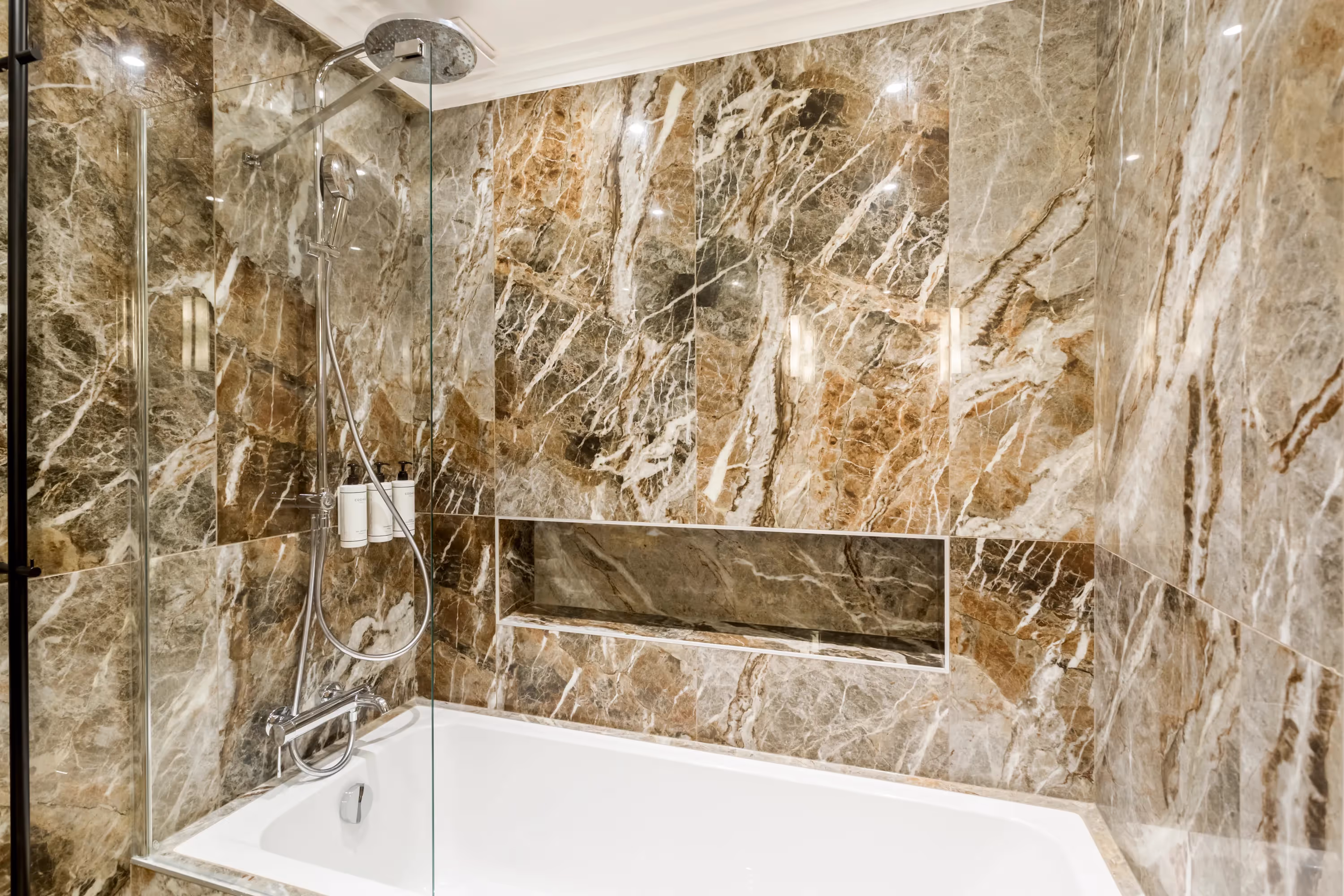 Salle de bain chambre 1 Suite Signature Viala IV