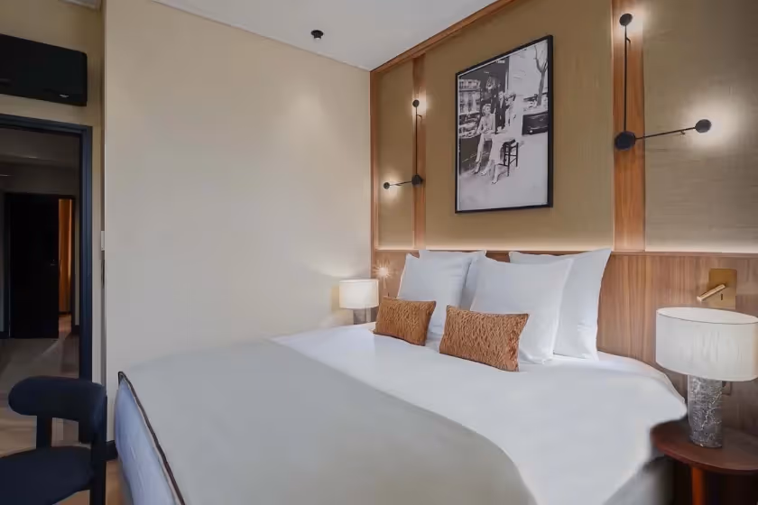 Room 1 Signature Suite Dulud I