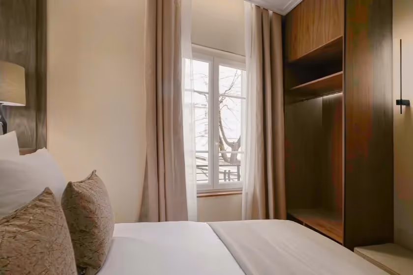 Room 2 Signature Suite Dulud I