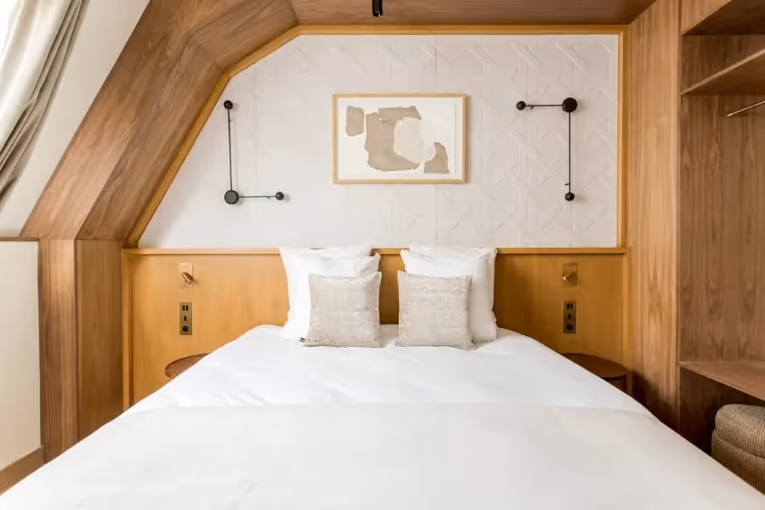 Room 1 Suite Signature Desaix II