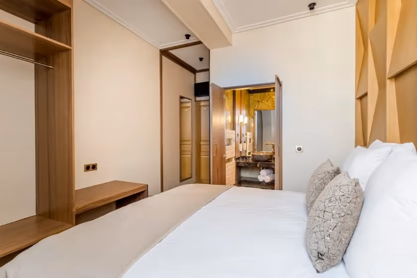 Room 4 Suite Signature Desaix II
