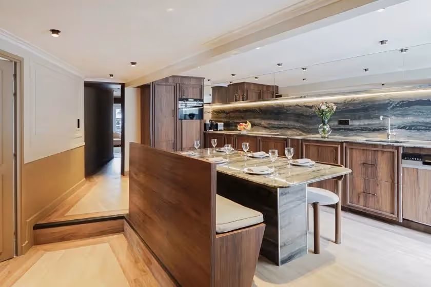 Kitchen and dining room Suite Signature Viala III Eiffel Tower view