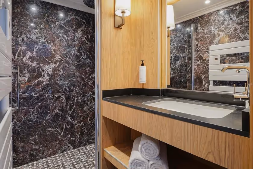 Bathroom Bedroom 3 Suite Signature Viala III Eiffel Tower View