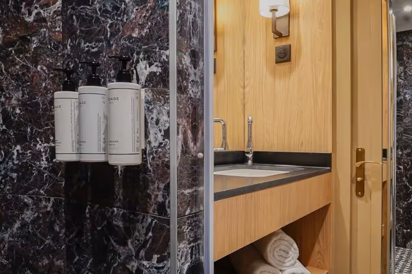 Bathroom Bedroom 3 Suite Signature Viala III 
