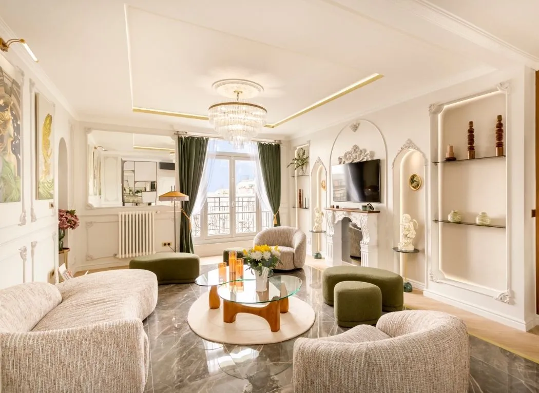 Salon blanc d'appartement Merveil Paris