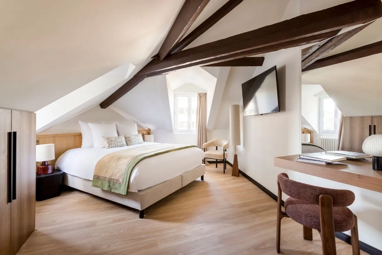 Chambre 1 Signature Suite St Cyr II - terrasse vue Paris