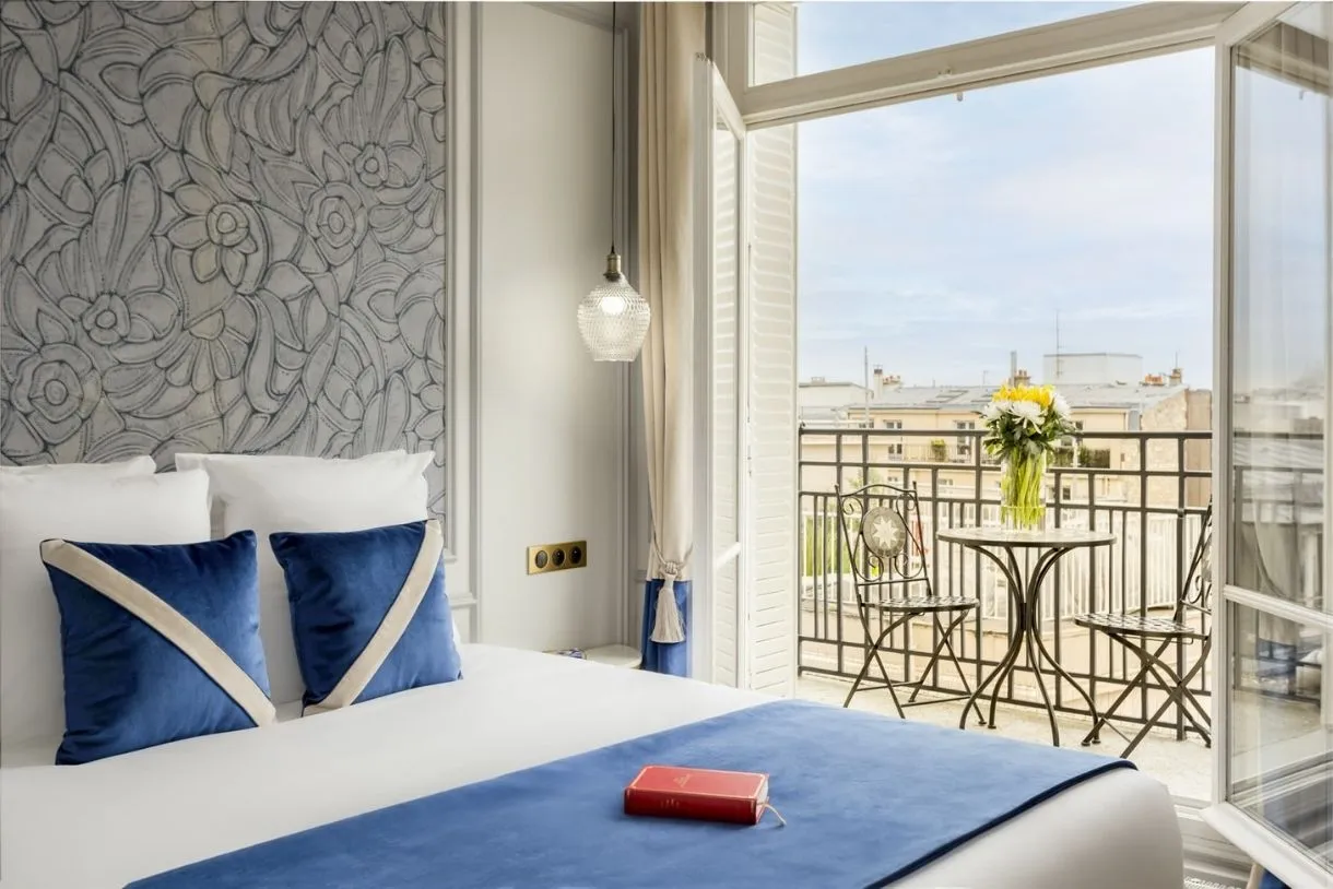 Chambre de l'appartement Hoche Merveil Paris