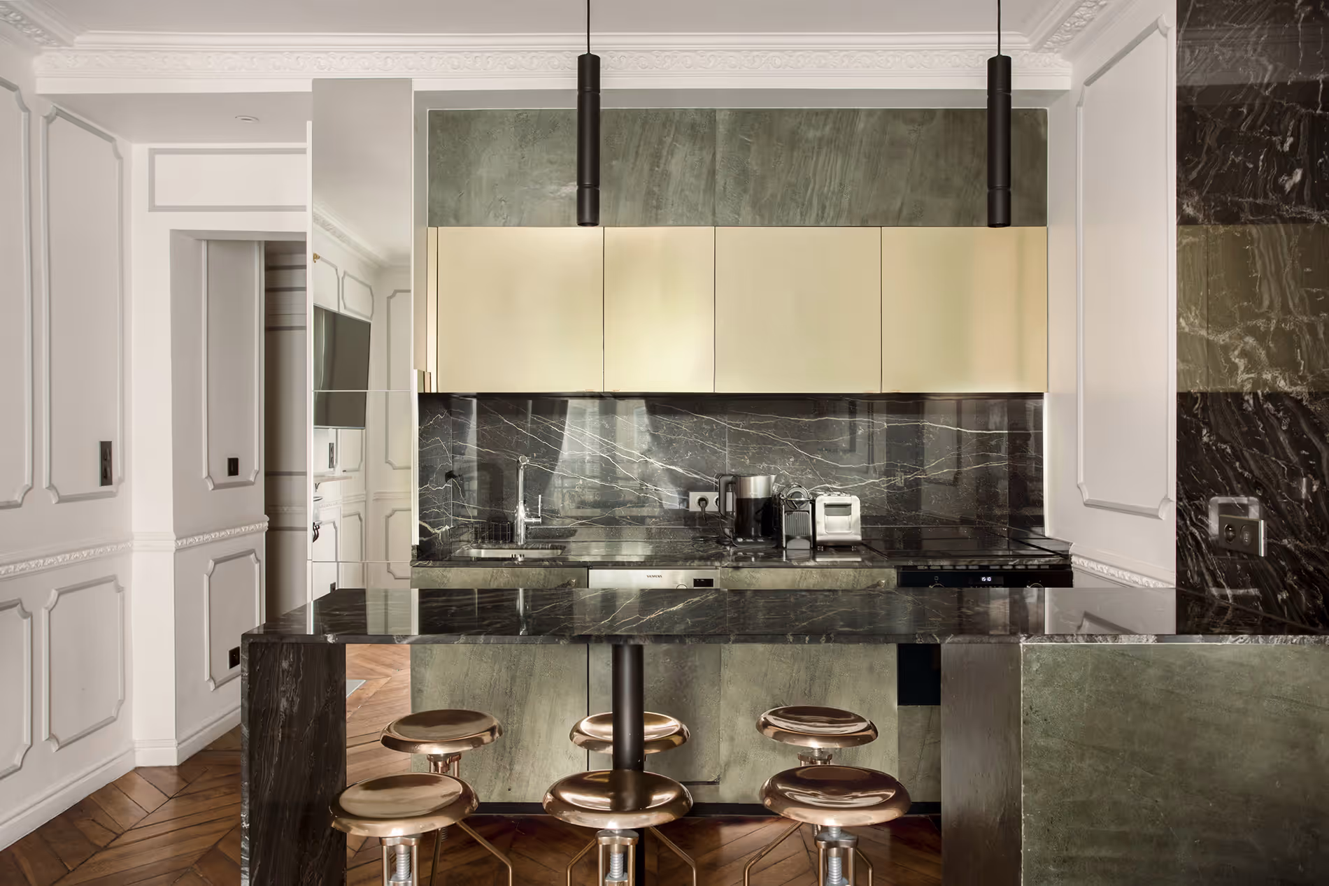 The Luxury Suite Sebastopol II kitchen