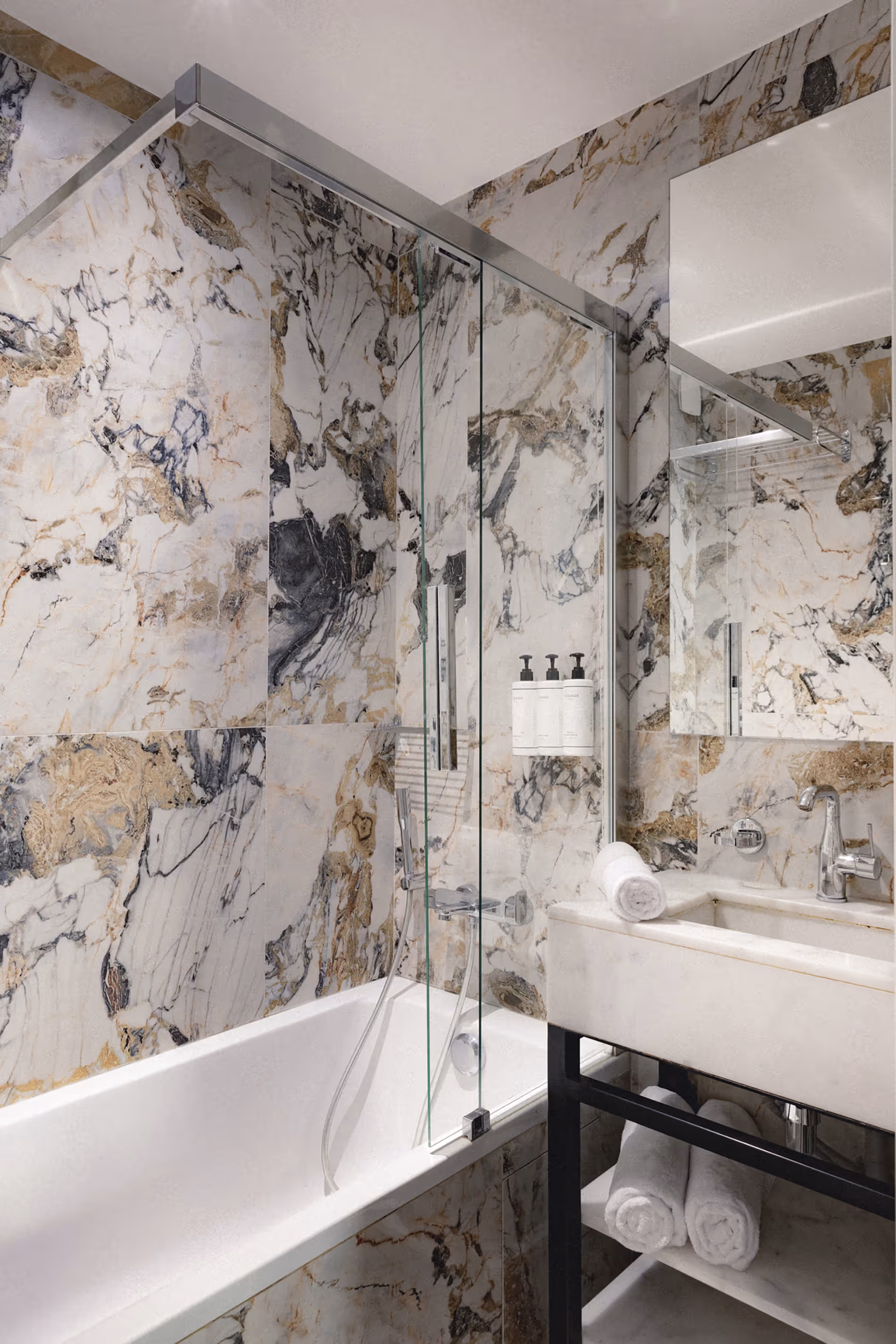 Le baignoire sdb suite de luxe sebastopol II