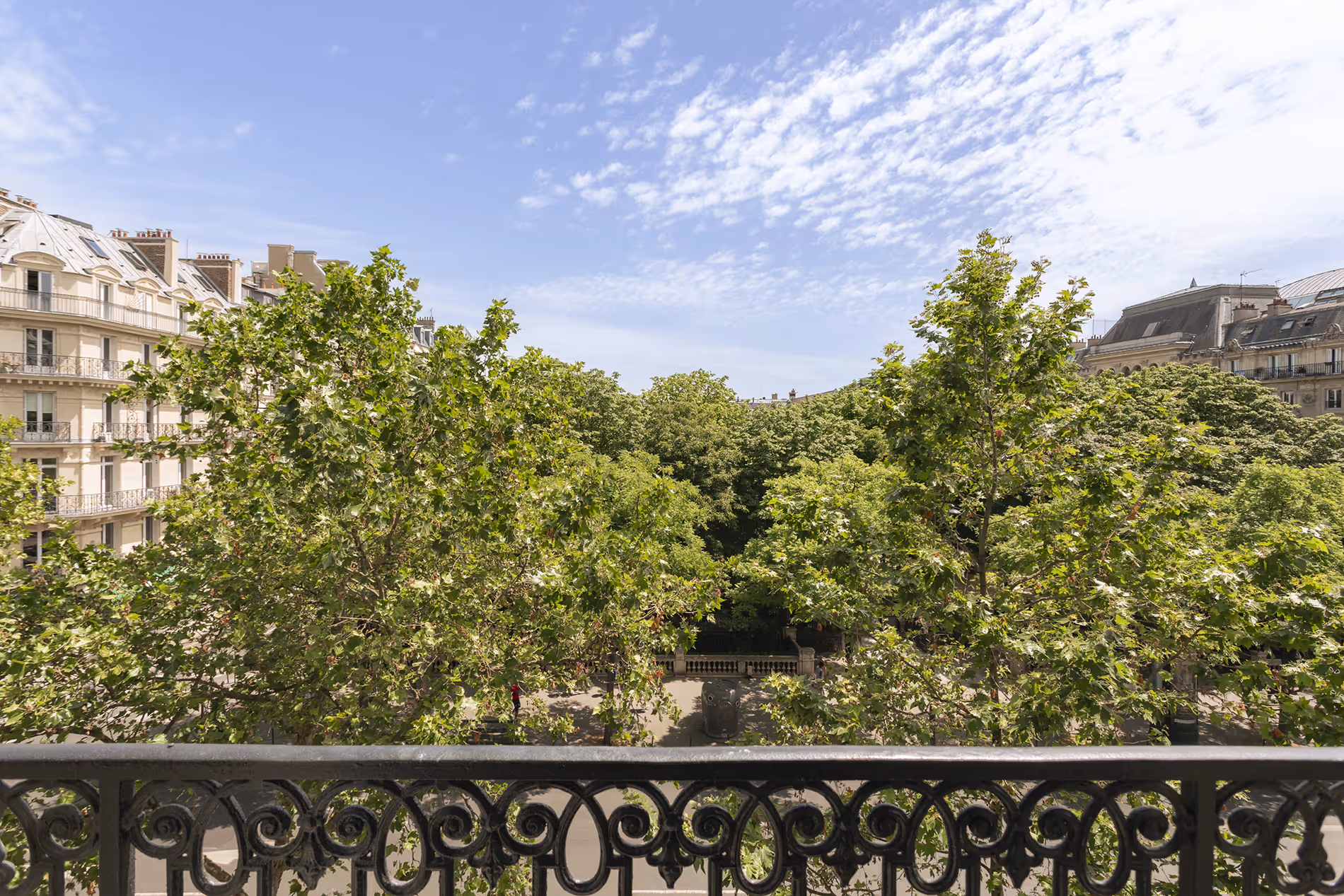 Le Vue Apartment cosy culvert balcony