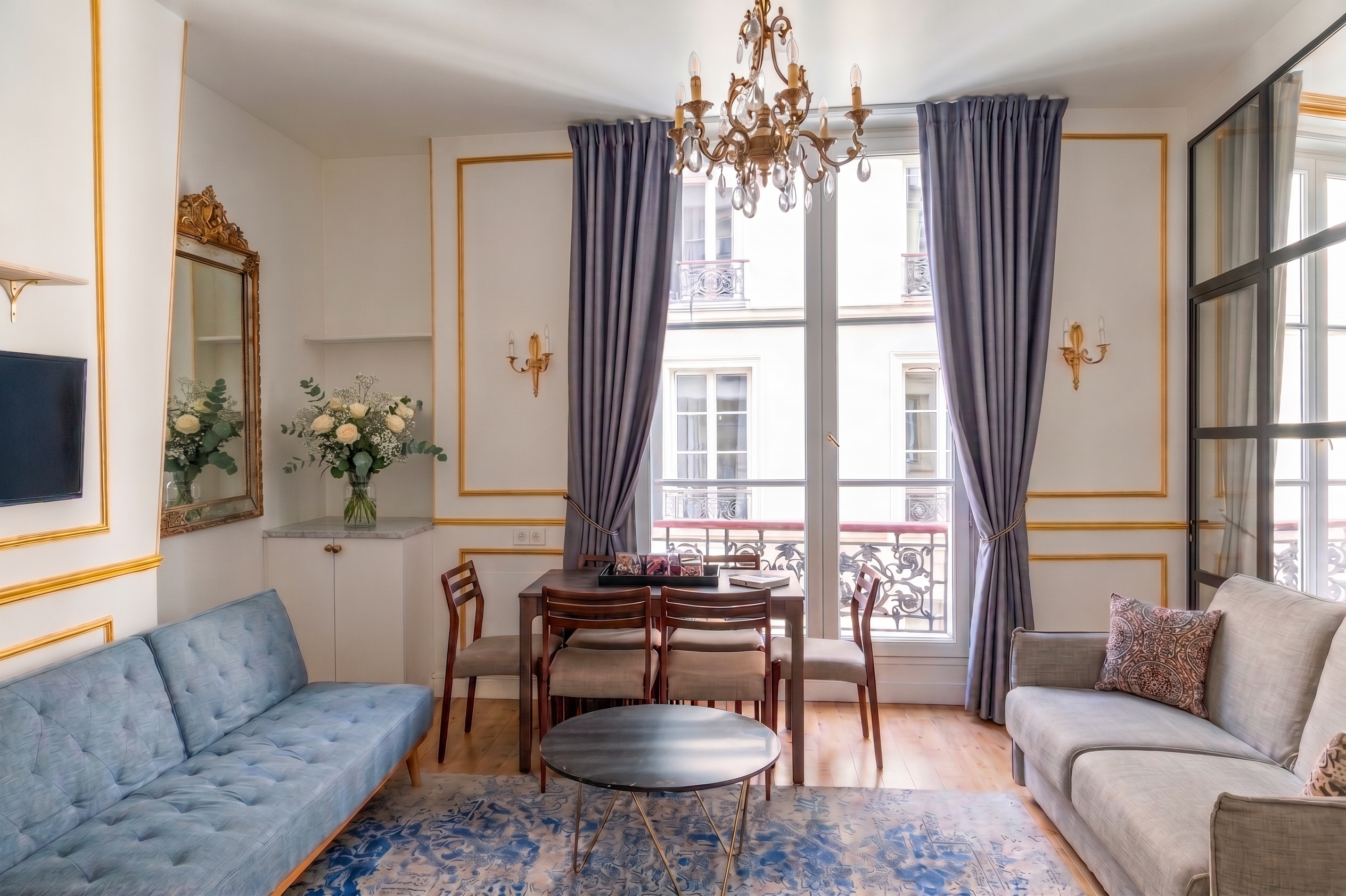 Le salon Luxury Suite Aboukir III