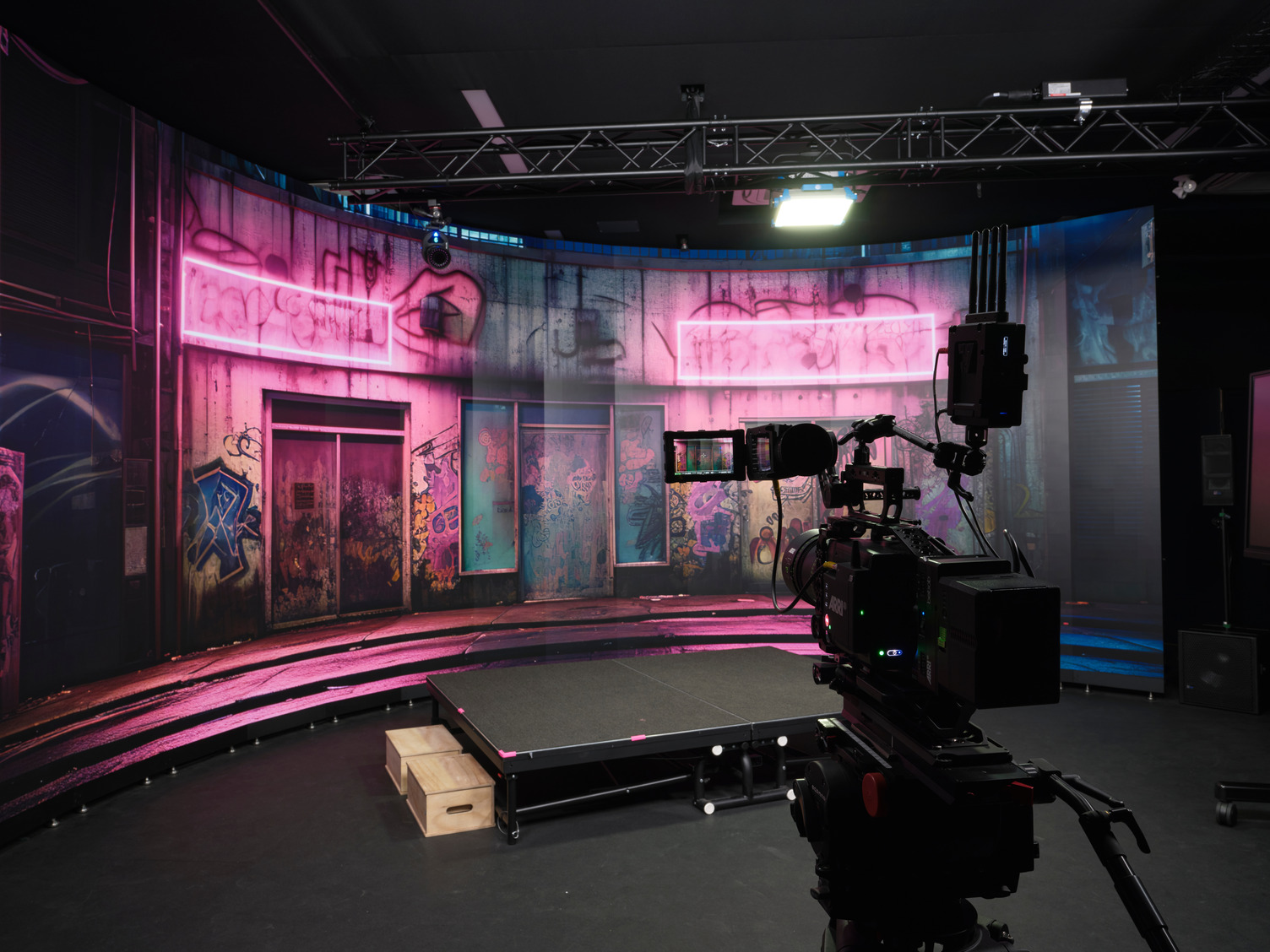 The LED wall in the DEN