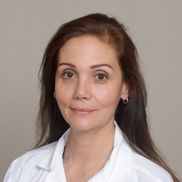 Dr. Paula Ortiz, periodontist