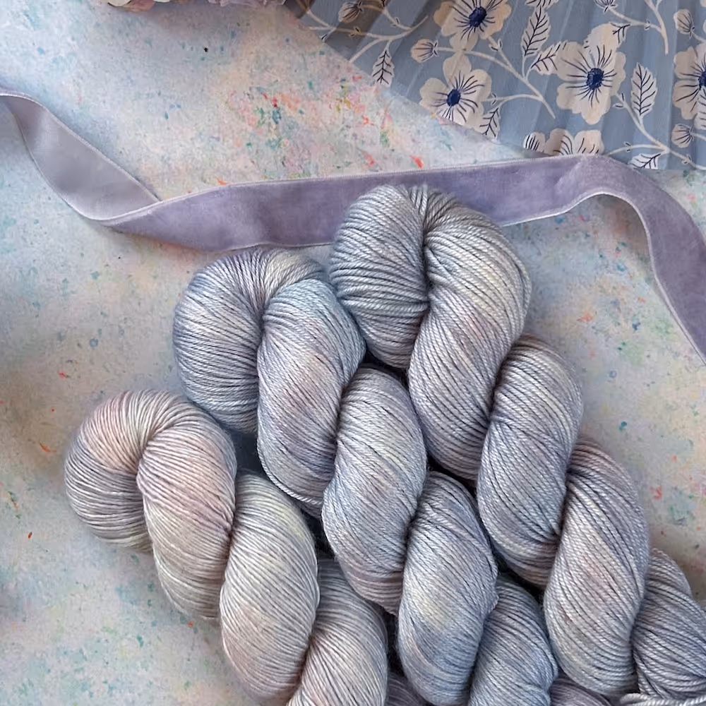 Garn fra Through The Wardrobe Yarn