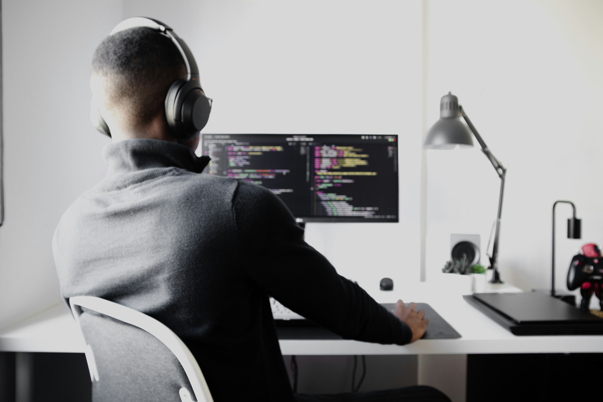 Travail en autonomie – posture professionnelle moderne.