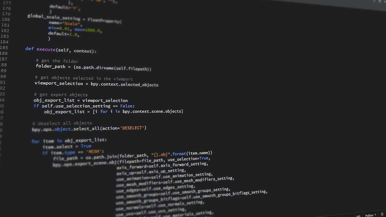 Un écran affichant du code illustre la précision et la structure nécessaires à la conception d’un bon script commercial.