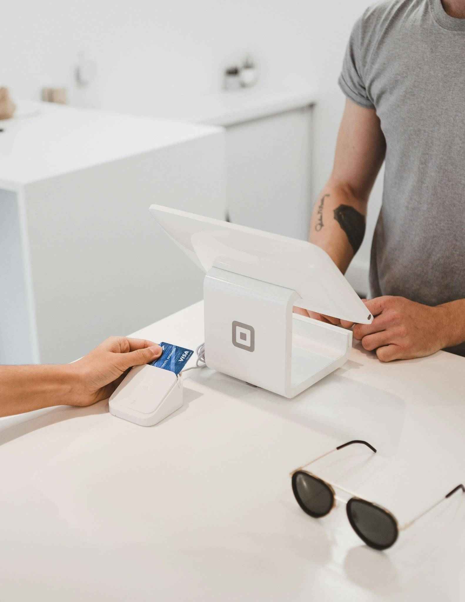 Illustration d’un point de vente moderne, symbole de la conversion client.