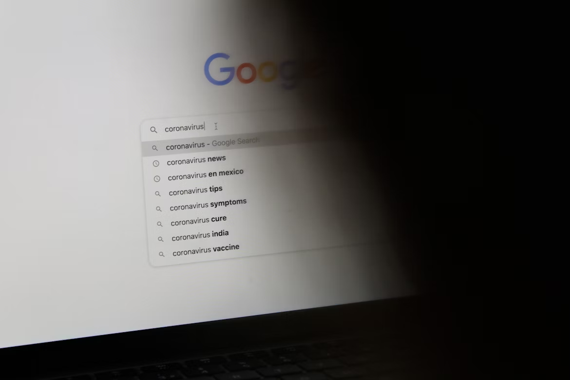 Saisie d’une requête Google rappelant le rôle des données dans l’analyse et la prise de décision.