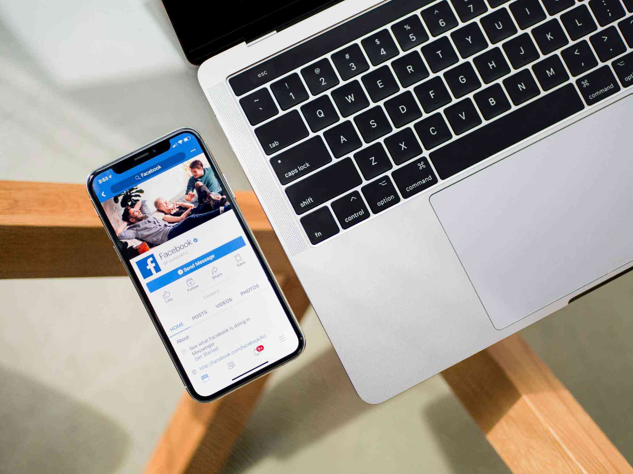 Aperçu d’une page Facebook pour illustrer la gestion multi-plateformes d’une marque.
