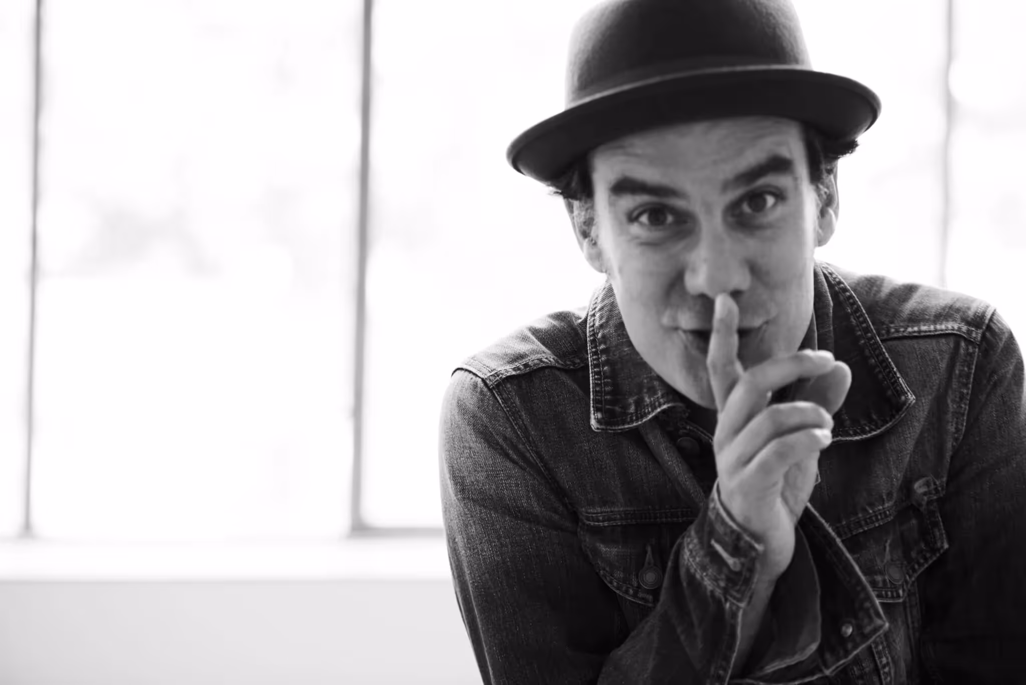 James Harries (Julie Vralebova)