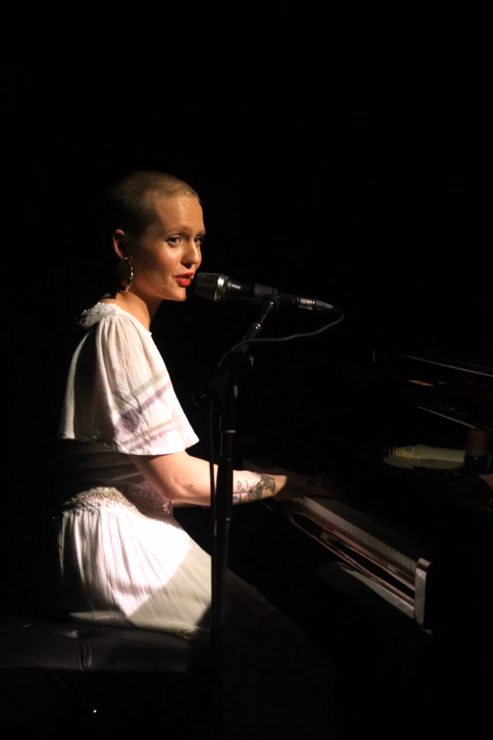 Blue Bird Special: Cara Rose (c) Klaus Totzler