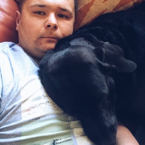 Mark wakes up at 4am with an idea: to start a packaging company that sells wooden boxes for photographers.