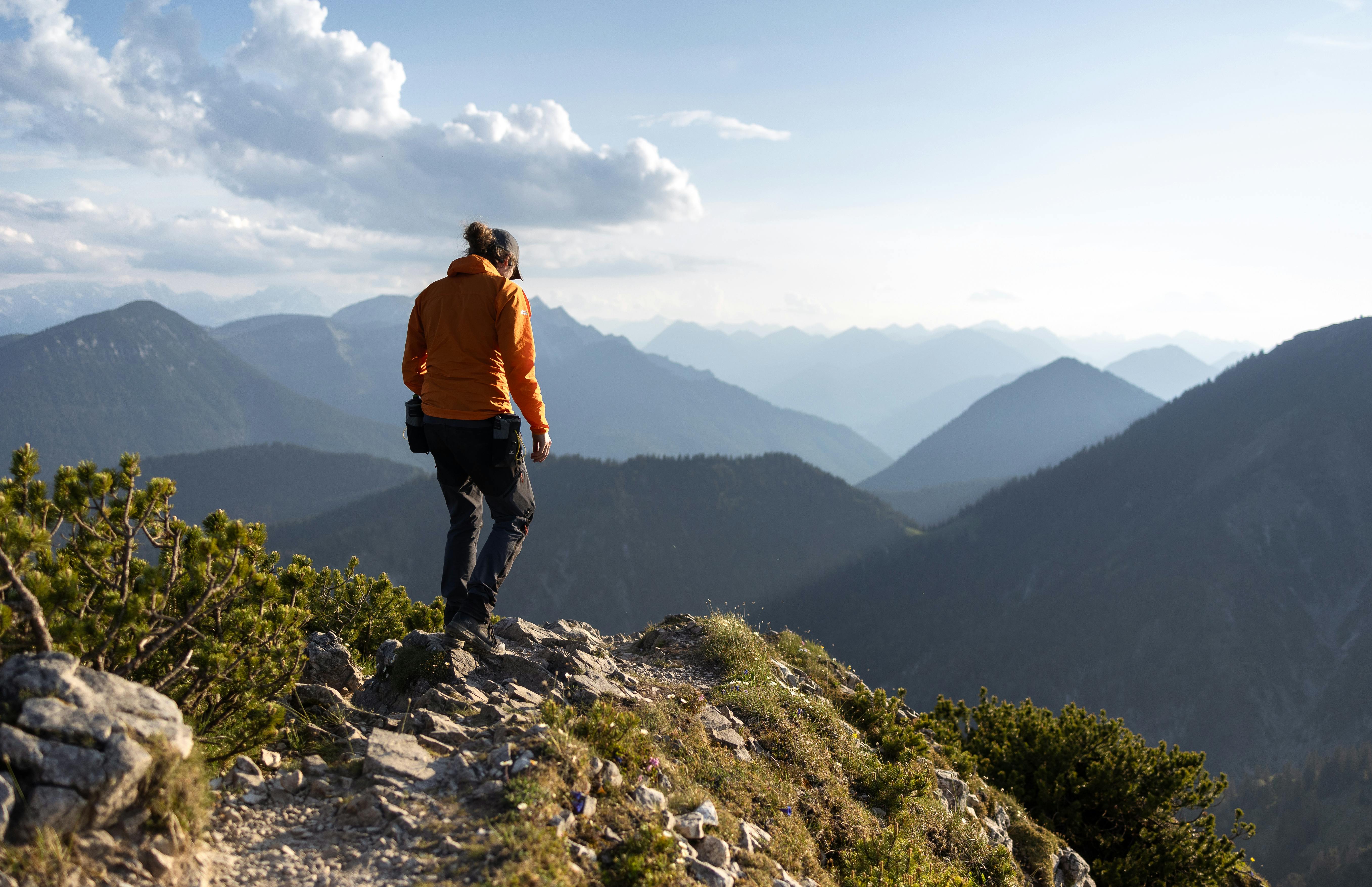Handle Work-Plus-Weekend Trips Without the Headaches: Bleisure Trends For 2026