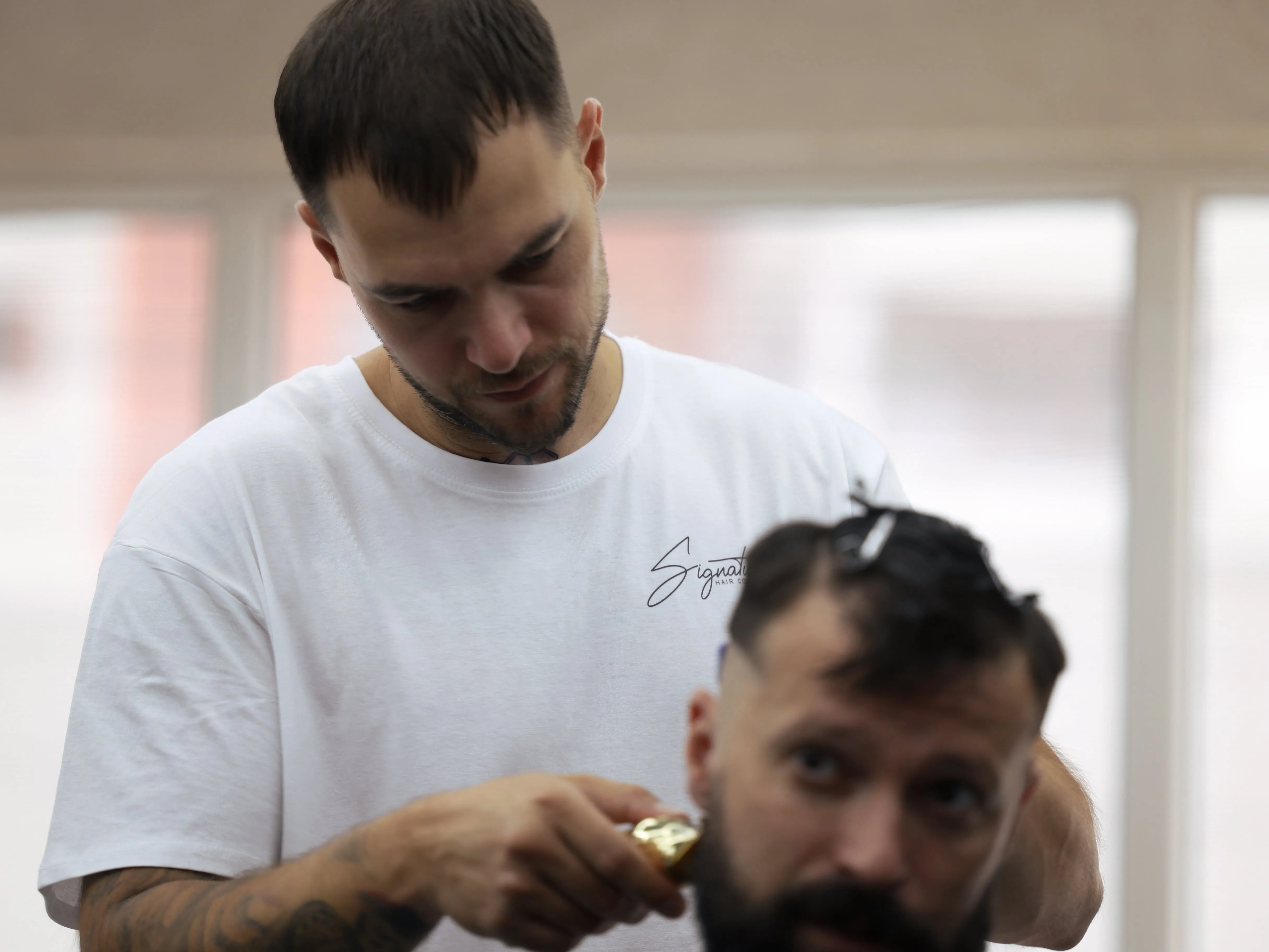 Skin fade realizat la Signature Hair Concept în Popești-Leordeni