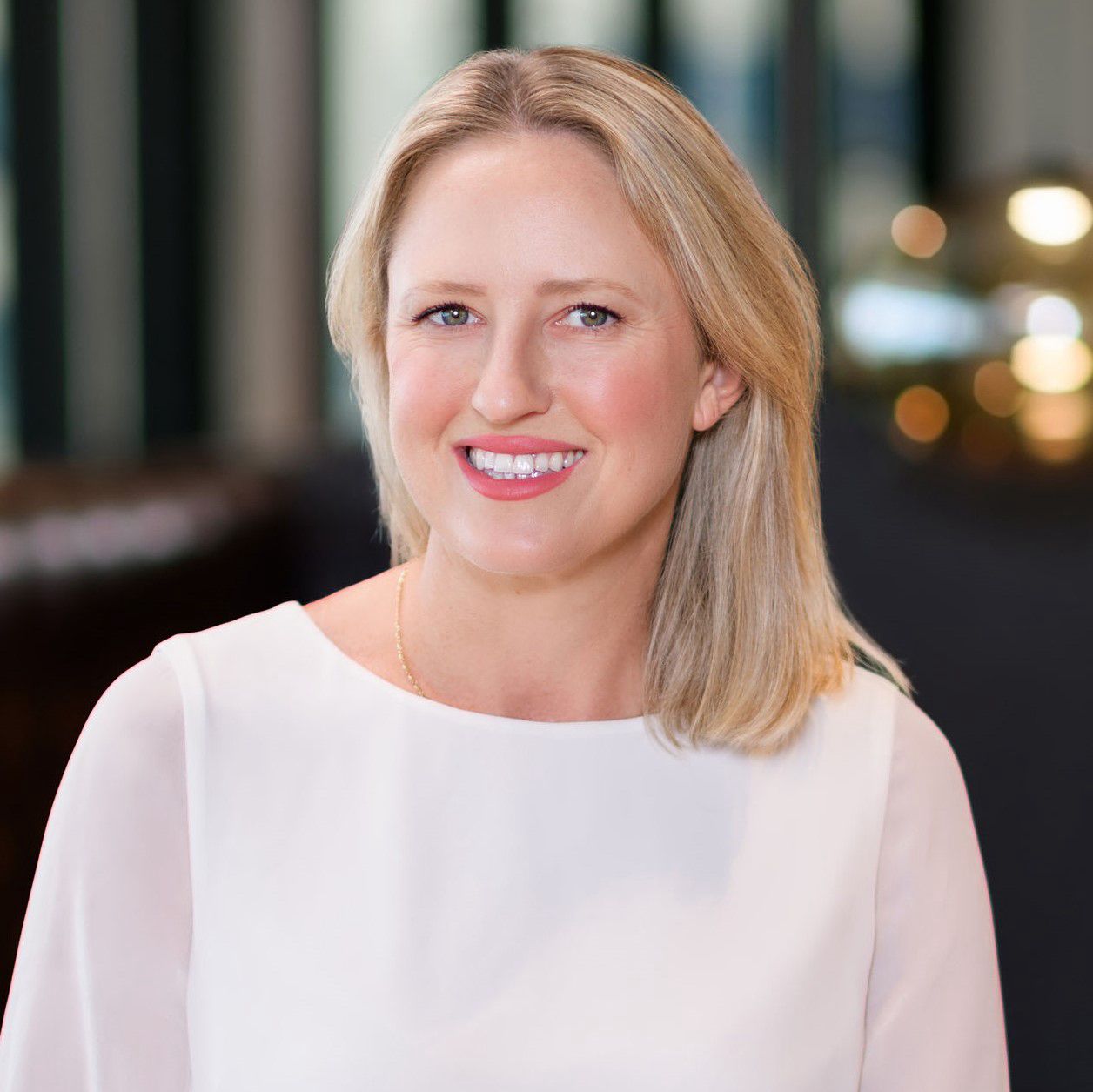 Lara Maloney corporate photo.
