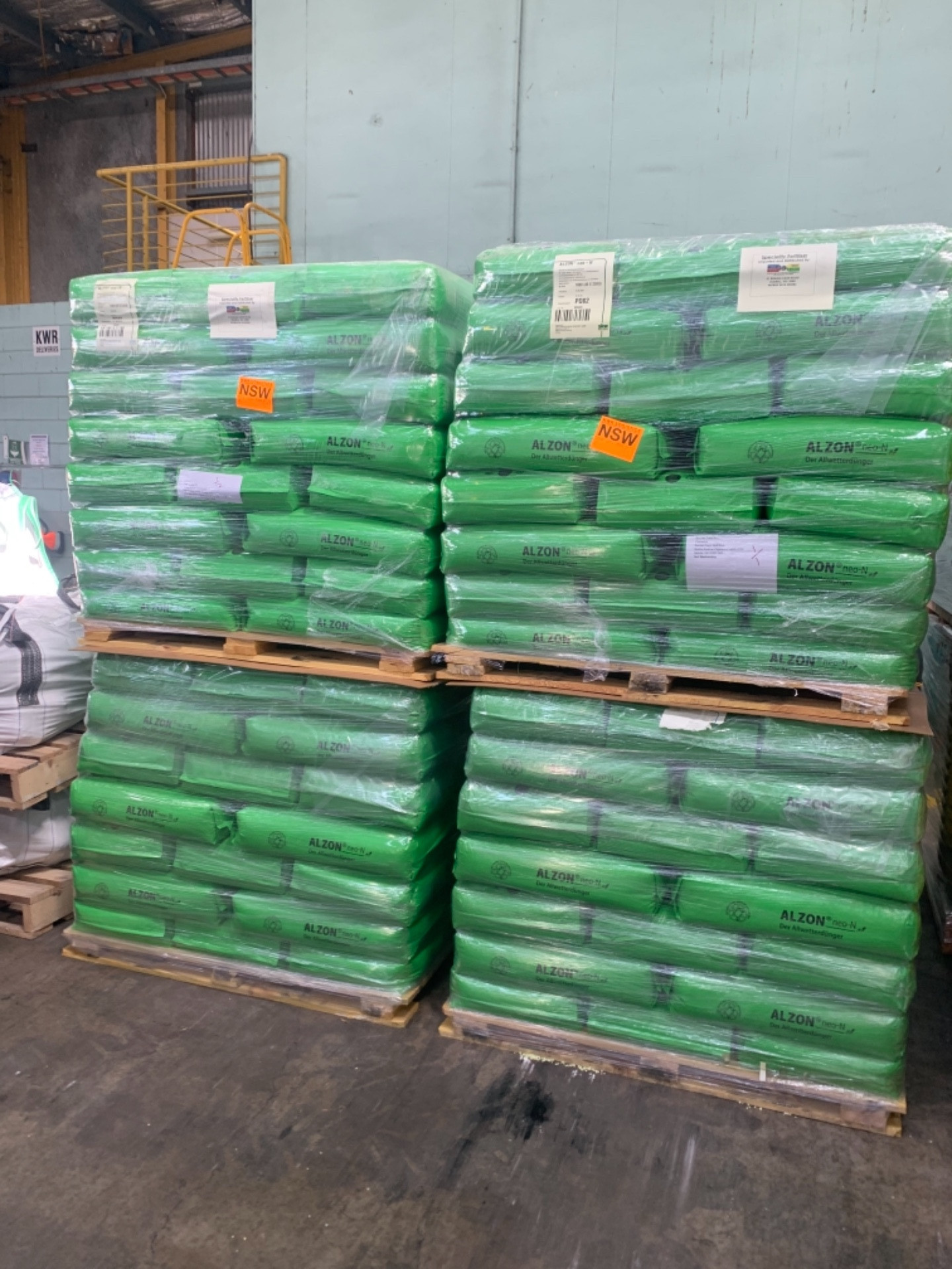 Alzon Neo N 46-0-0 in a warehouse