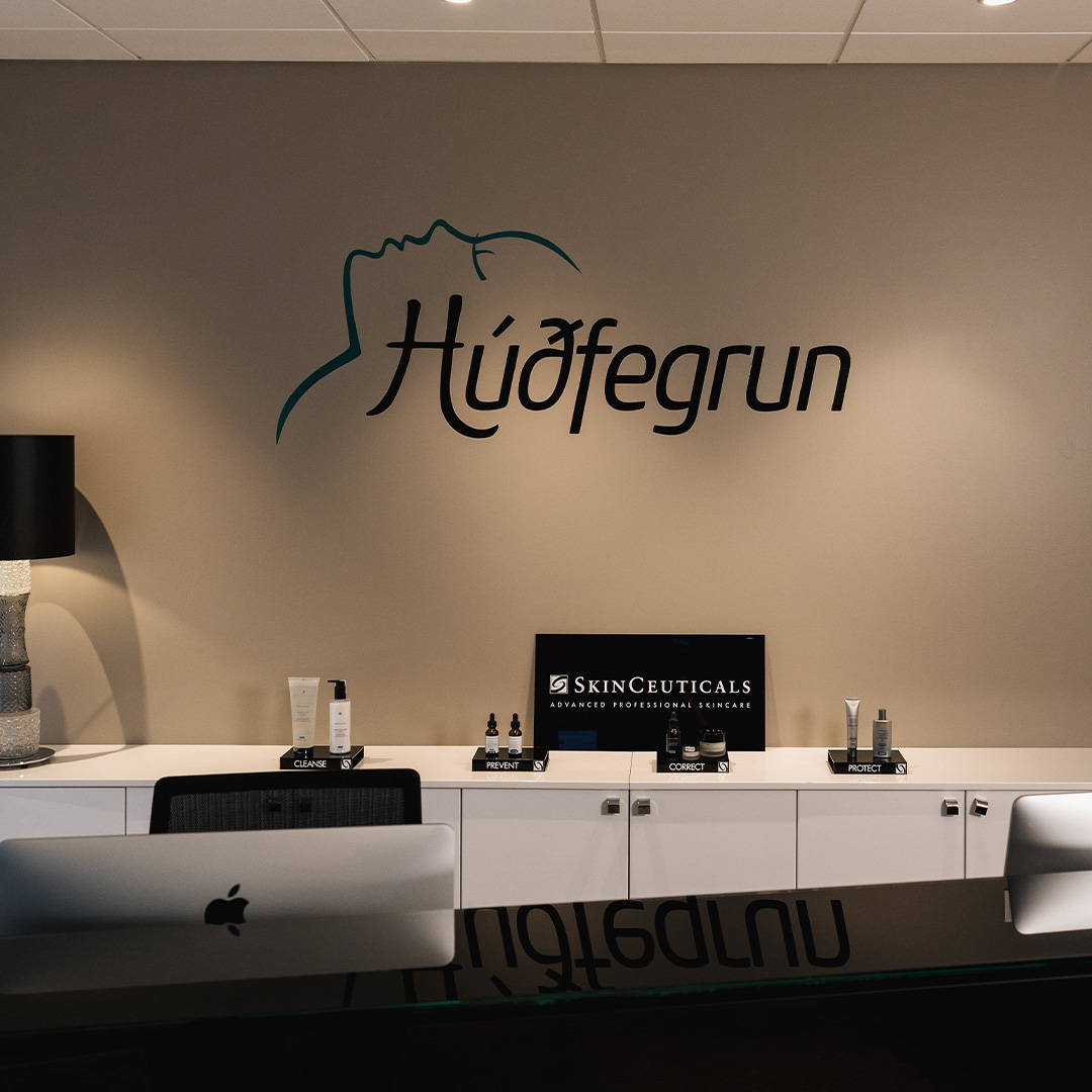 Móttaka Húðfegrunar í Reykjavík þar sem boðið er upp á faglegar húðmeðferðir og persónulega ráðgjöf.