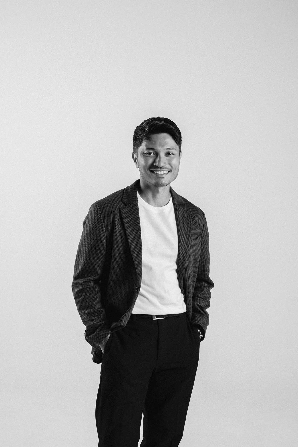 A Photo of Roi Toledo in a Studio