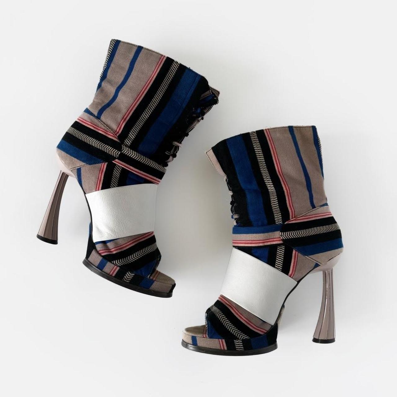 jennifer modo 00s boots