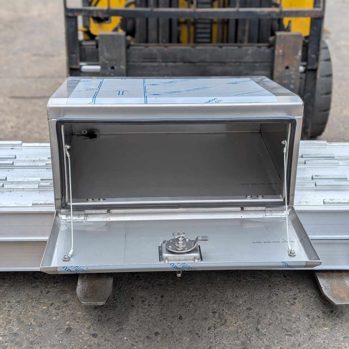 Heavy Duty Under Trailer Toolbox 640mm x 570mm/300mm