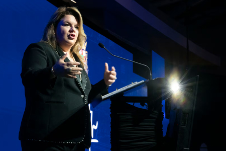 La gobernadora defendió las gestiones de su gobierno ante expresiones del director ejecutivo del ente fiscal, Robert Mujica