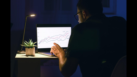 Buying Signals in Sales: How to Identify B2B Buying Intent