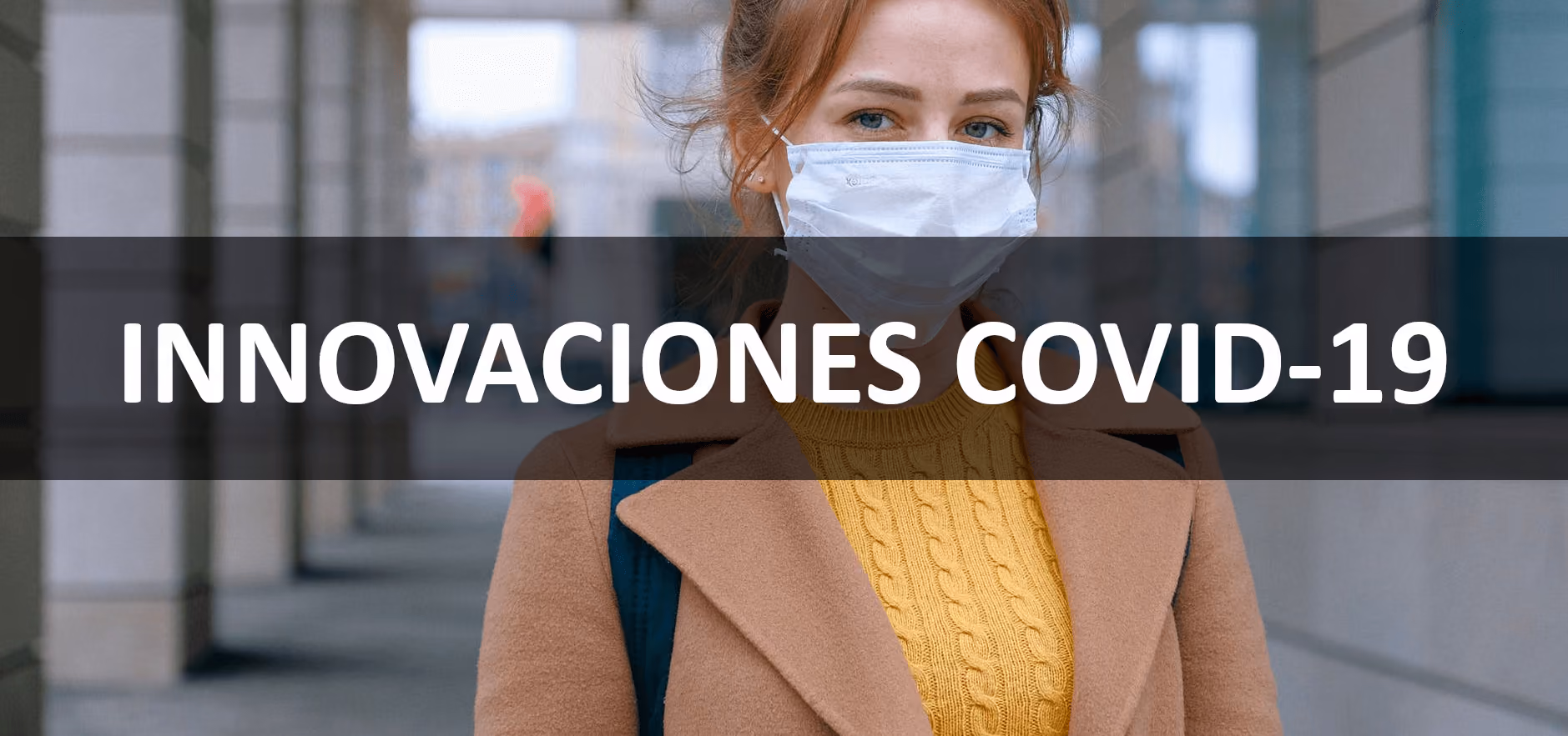 Mujer con mascarilla y abrigo durante innovaciones de COVID-19
