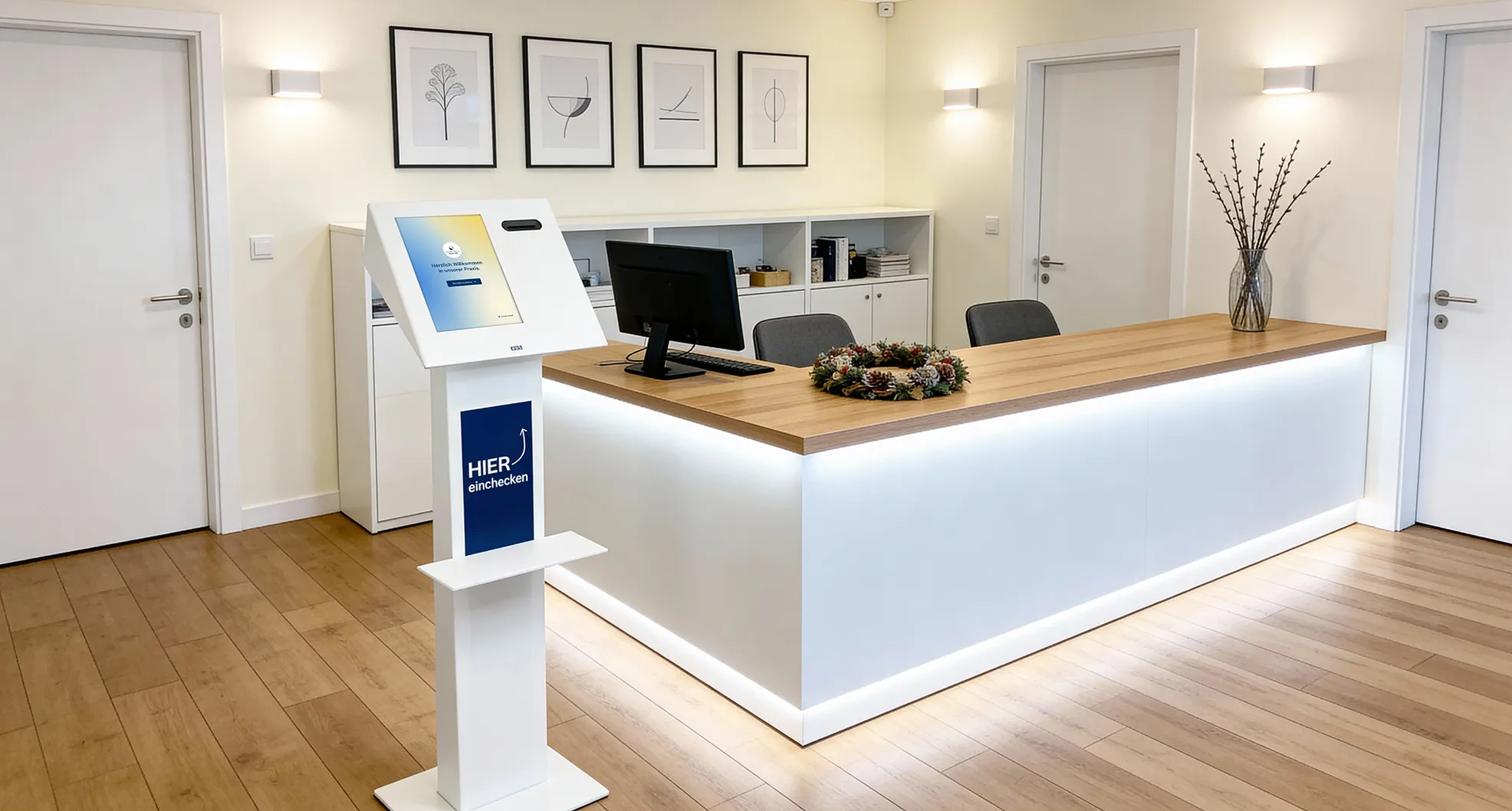 Reales Foto des Checkin-Terminals in einer Arztpraxis