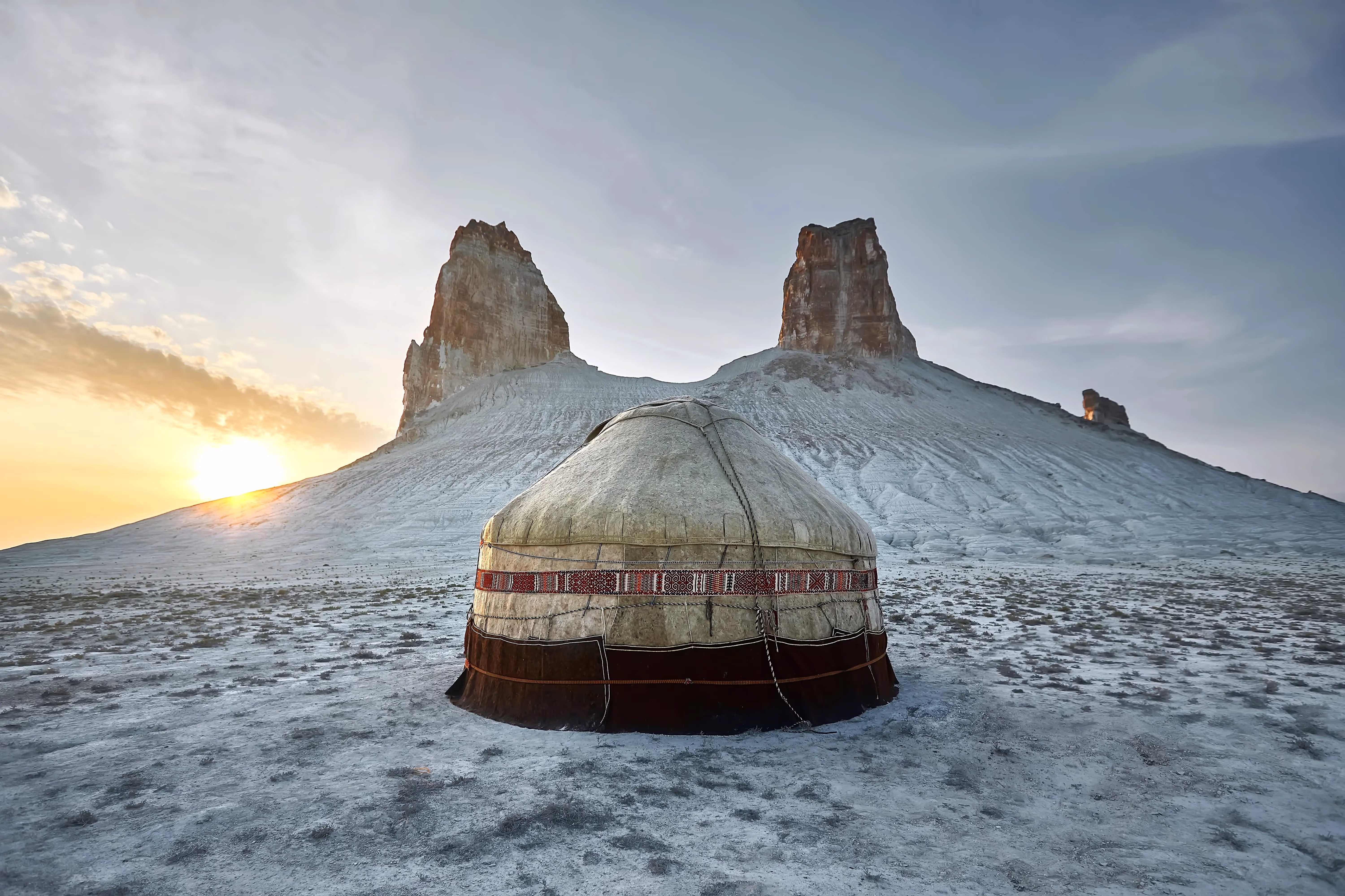  Yurt at Ustyurt Plateau | melnikkrg/Adobe Stock