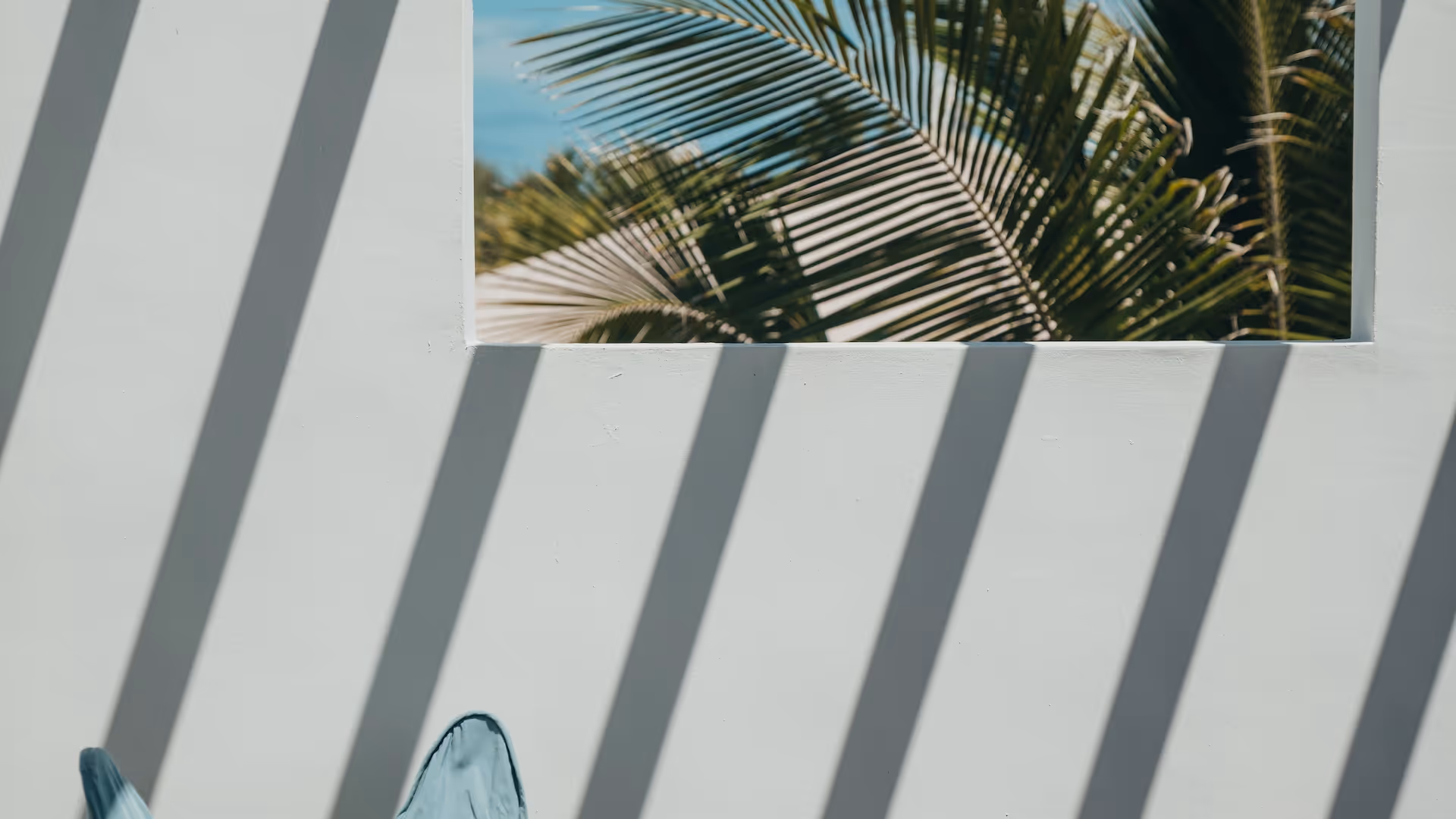 Shadows and details at Villa Arty