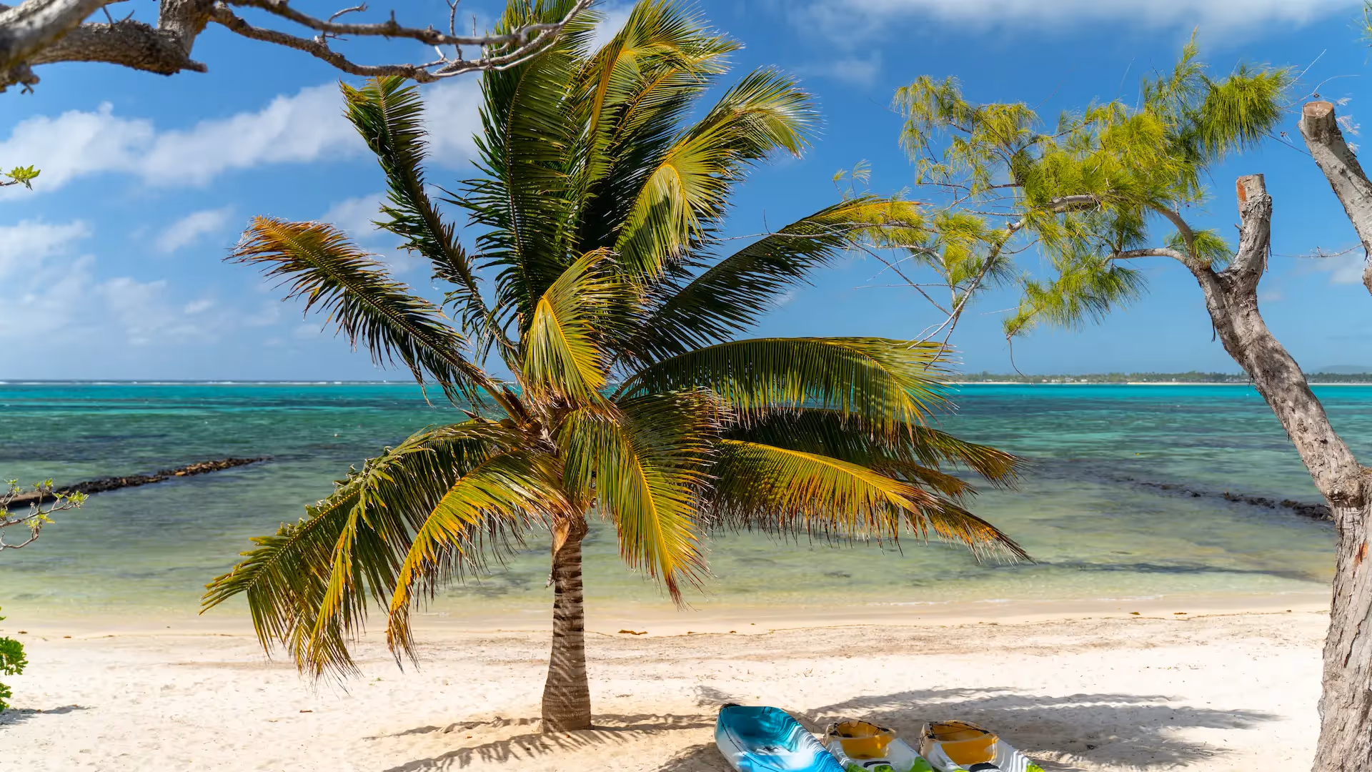 The real beach side island life