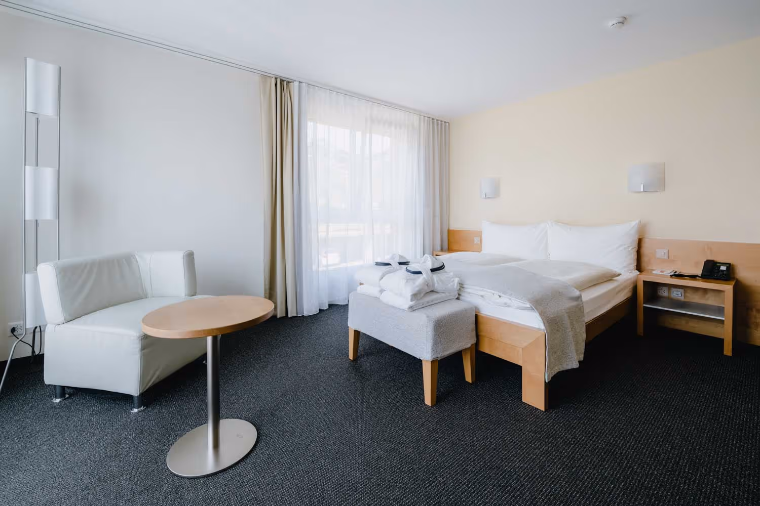 Chambre double confort avec balcon dans le bâtiment Panoramahaus