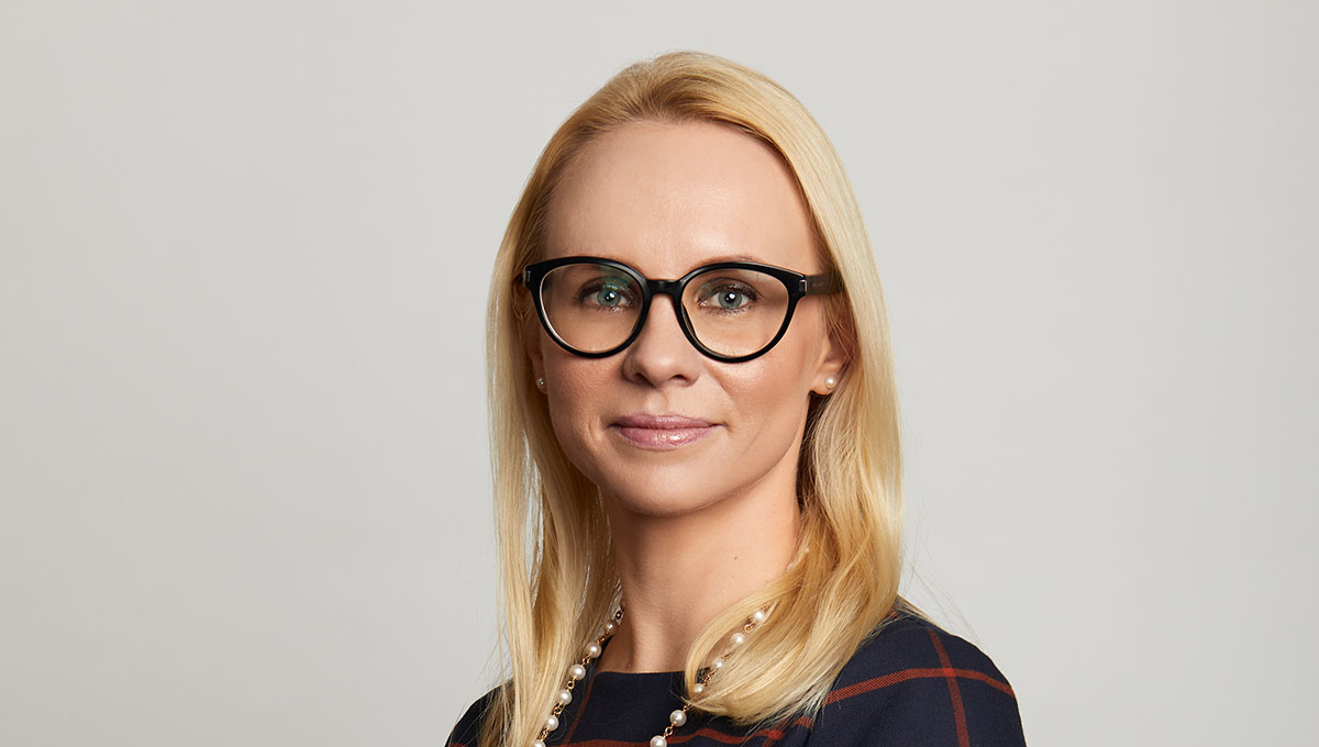 Dr Alina Roser