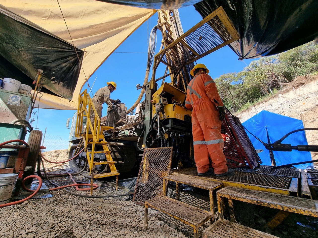 The drilling process on the Minera Media Luna site