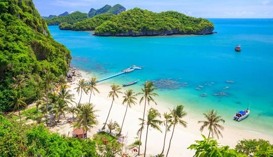 Arrive in lush Koh Samui, where white beaches and rainforest meet. Visit the Big Buddha, snorkel coral gardens, or join a private elephant sanctuary tour. Opt for a speedboat trip through Ang Thong Marine Park or enjoy a Thai cooking class. Return to Luminara for a sunset cocktail and elegant dinner, with the island’s tropical charm lingering long after departure. Enjoy every detail, from handcrafted cuisine and curated excursions to starlit evenings aboard your floating sanctuary.