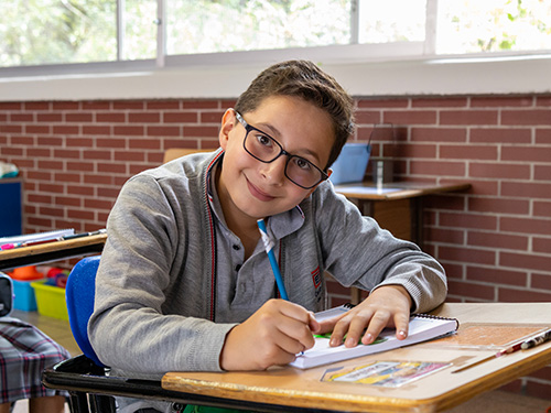 Alumnos de primaria en clase
