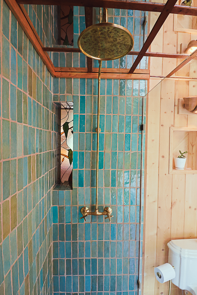 The shower in Mi Casita