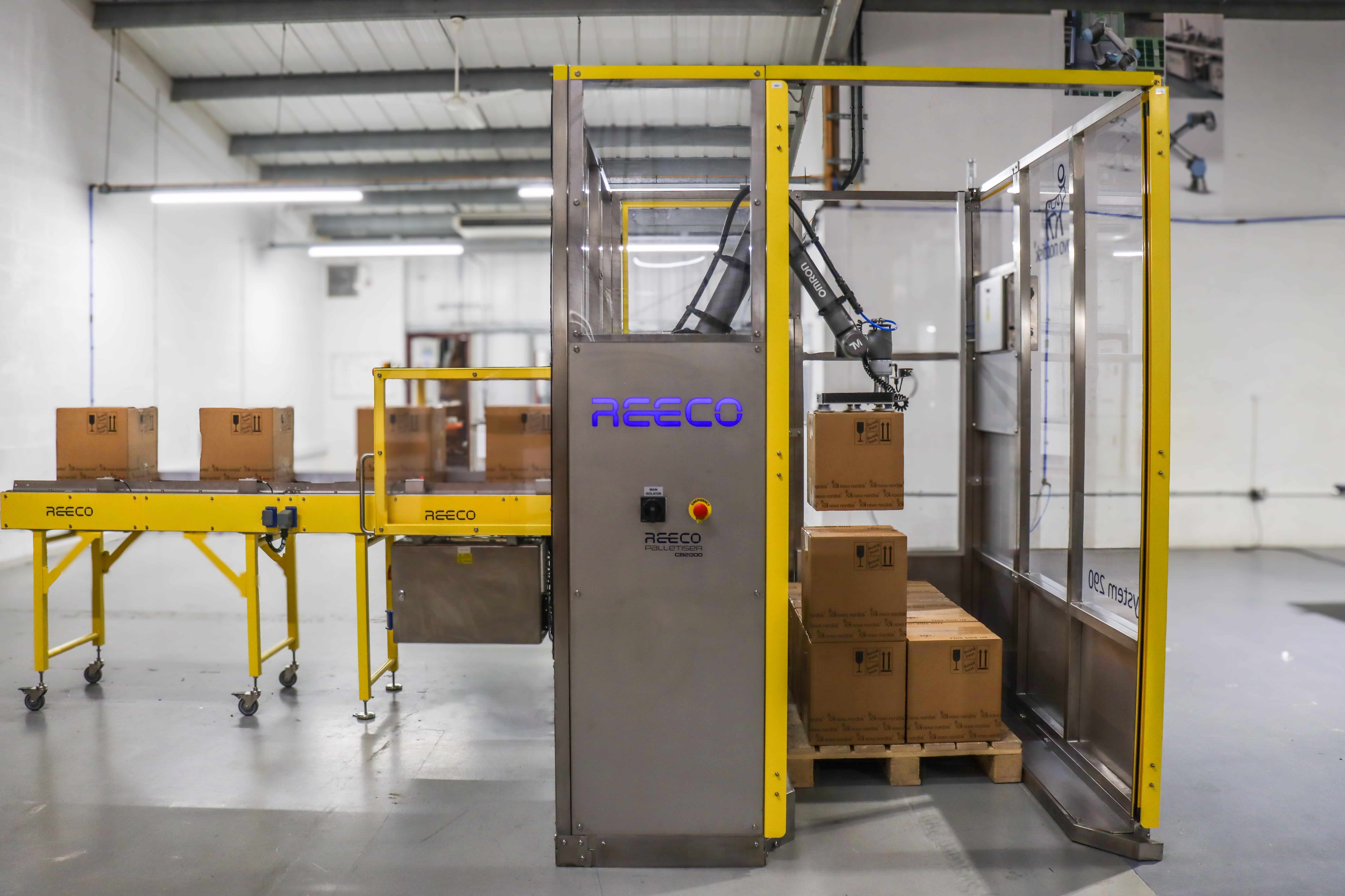 Reeco compact cobot palletiser